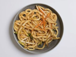 80. Udon vegetariano