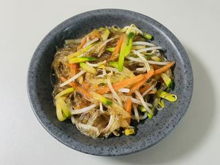 96. Spaghetti di soia saltati vegetariani