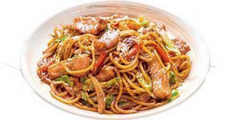 97. Spaghetti di soia saltati piccanti con peperoncino e cipolla