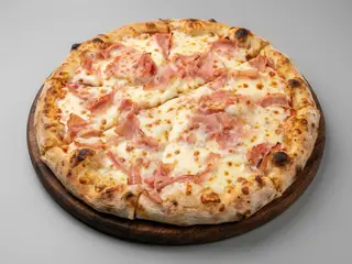 Pizza prosciutto cotto e mozzarella