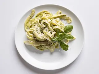 Fettuccine al pesto