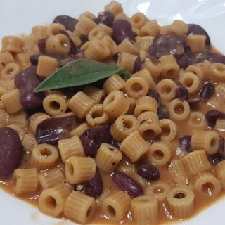 Pasta con legumi