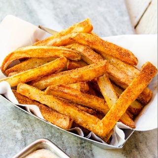 Patatine fritte speziate