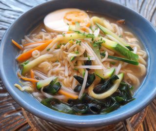Ramen in brodo veggy