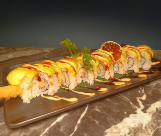 Dragon roll uramaki