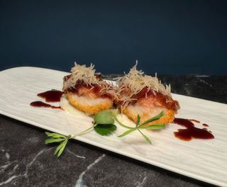 Tuna rice fried uramaki