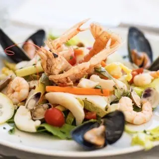 Insalata di mare tiepida