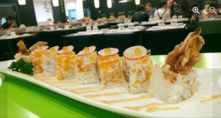 Uramaki spider roll