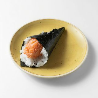 Temaki spicy salmon