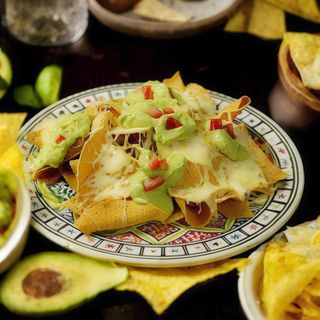 Nachos con guacamole