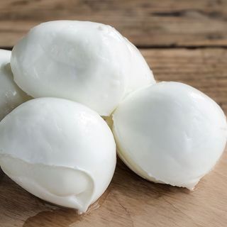 Bocconcino di Mozzarella e Contorno a Scelta 