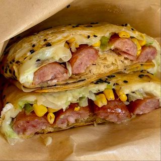 Crepe Uovo (Jianbing)-Con hotdog e formaggio