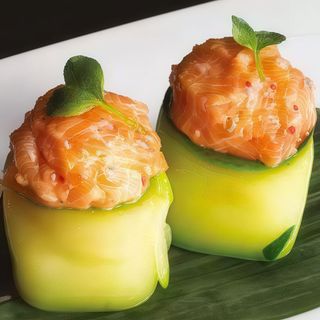 029 Gunkan salmon zucchina 3 pezzi