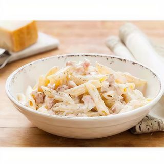 113 Penne panna e prosciutto