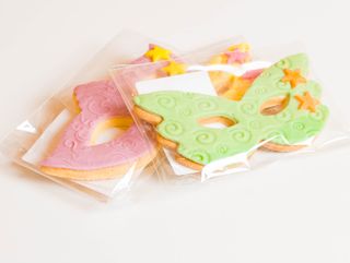 Biscotto di pasta frolla decorato tema Carnevale