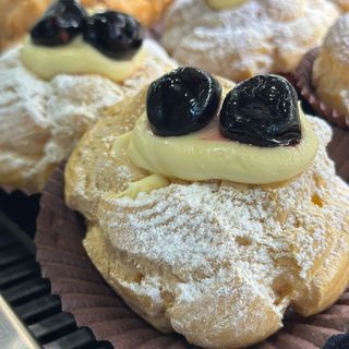 Zeppola grande con crema