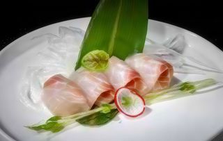 55 Sashimi suzuki