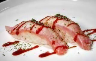 67 Nigiri maguro flambe