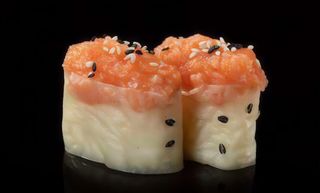 179 Gunkan soy spicy salmon 2 pezzi