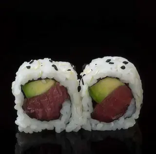 97 Uramaki tonno avocado