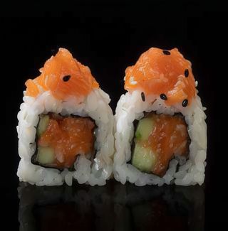 99 Uramaki spicy salmon