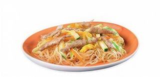 182 Spaghetti di riso gyu con manzo, verdure e uova