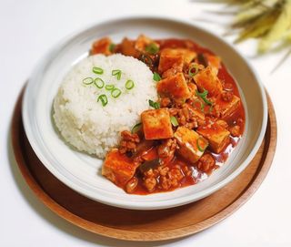 45. Coppa di riso con mapo tofu