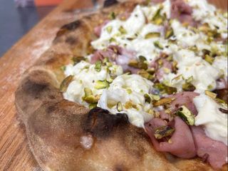 BURRATA, MORTADELLA E PISTACCHIO
