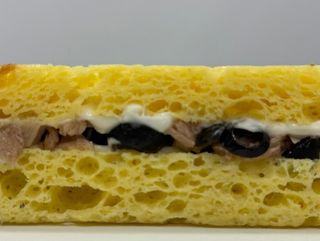 TONNO, OLIVE NERE E MAIONESE