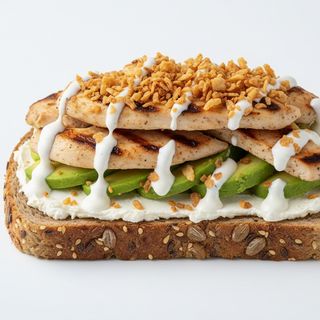 Avocado Toast Pollo grill
