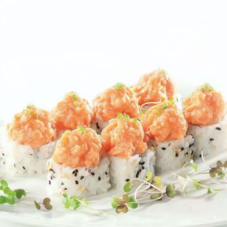 G84 Uramaki spicy salmon