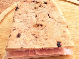 Panuozzo con prosciutto cotto