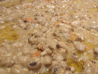 Zuppa di legumi e farro