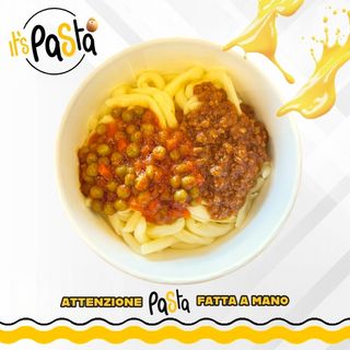 Strozzapreti ragù e piselli