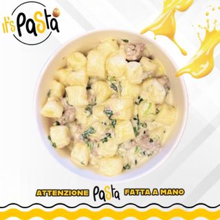 Gnocchi con salsiccia, mascarpone e spinaci