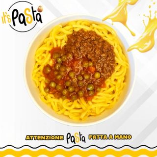 Spaghetti freschi ragù e piselli