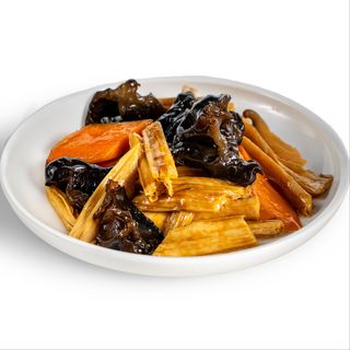 S33 Yuba saltato con orecchie di giuda