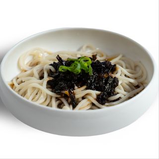 S36 Shanghai scallion olio noodles