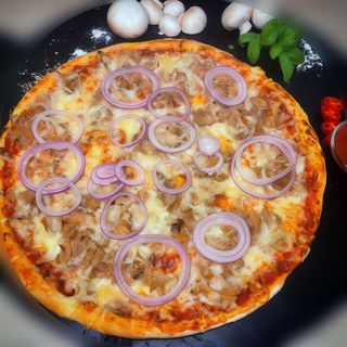 Pizza con tonno cipolla