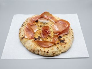 Focaccia e crudo