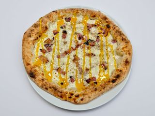 Pizza carbonara