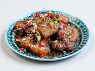 Zampone di maiale al sale e pepe