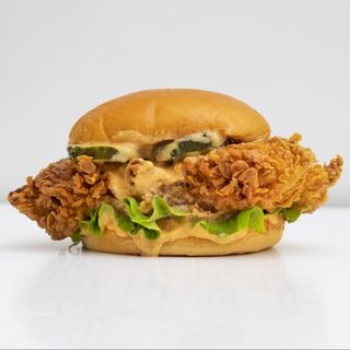 Crunchy chicken burger