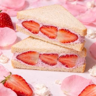Strawberry Sandwich