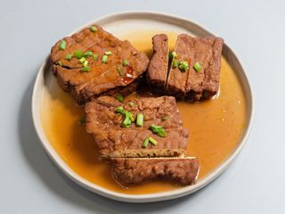 C5 Tofu brasato 卤豆腐