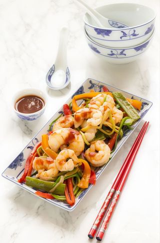 Z046. Gamberi saltato con verdure