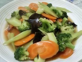 Verdure miste saltate