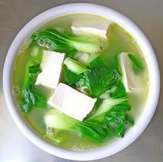 Zuppa di tofu con verdure