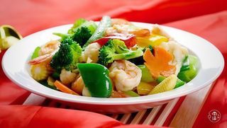 Gamberetti con verdure miste