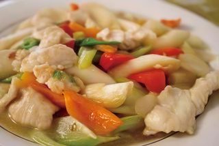 Pollo con verdure miste
